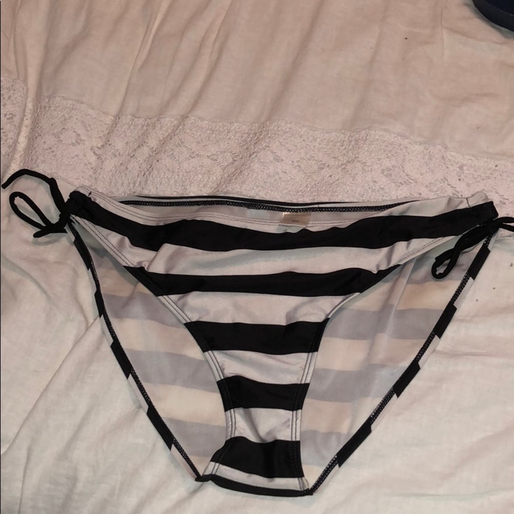 Bikini bottoms